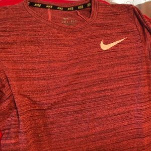 Bundle of 2! Nike Tees - Boys Med 酪